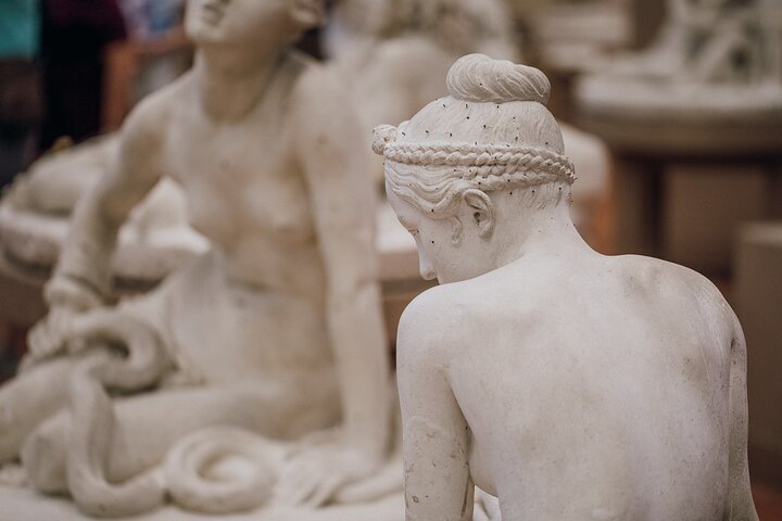 Florence in a Day: Skip the line David, Uffizi, Duomo & City Tour