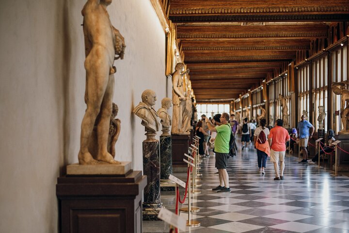 Florence in a Day: Skip the line David, Uffizi, Duomo & City Tour