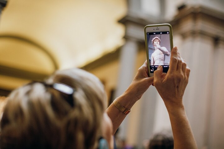 Florence in a Day: Skip the line David, Uffizi, Duomo & City Tour