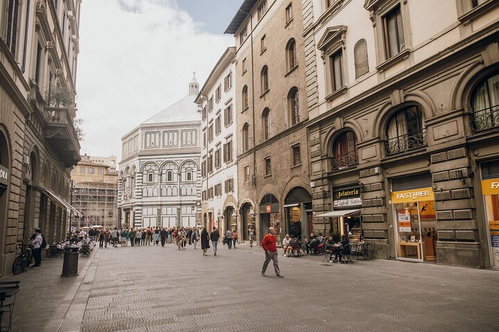 Florence in a Day: Skip the line David, Uffizi, Duomo & City Tour