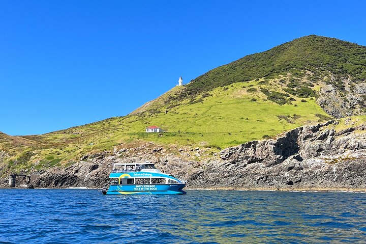 Hole in the Rock Cruise & Island Tour - with two island stopovers