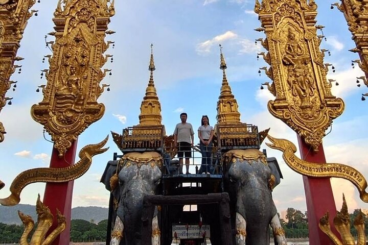 Chiang Rai 7 Highlights: White & Blue Temple, Golden Triangle