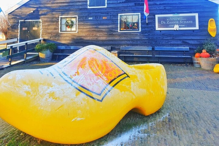 Zaanse Schans & Volendam Small-Group Tour with Hotel Pickup