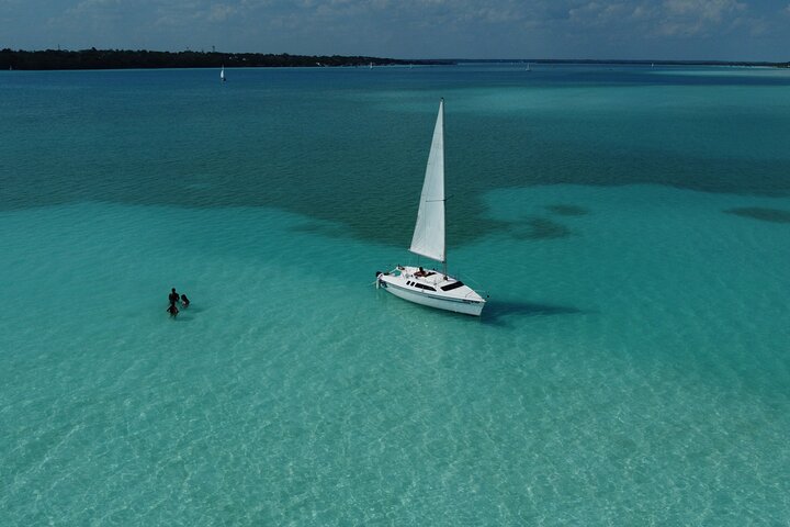 Private sailing tour of Bacalar Lagoon