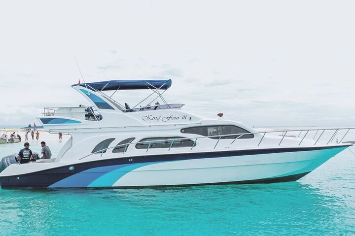1-day Piaynemo Raja Ampat Tour hopping Island depart from sorong