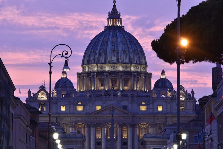 Rome: Vatican Museums & Sistine Chapel Fast Entry -Optional Guide