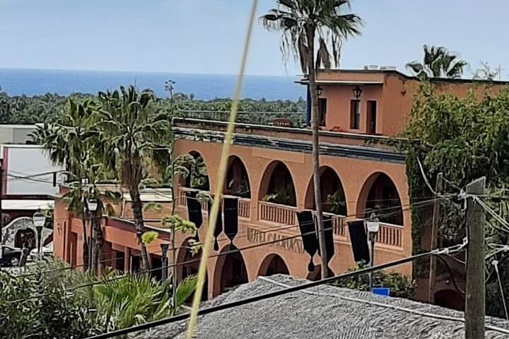 Private Transfer from Todos Santos to Los Cabos Airport