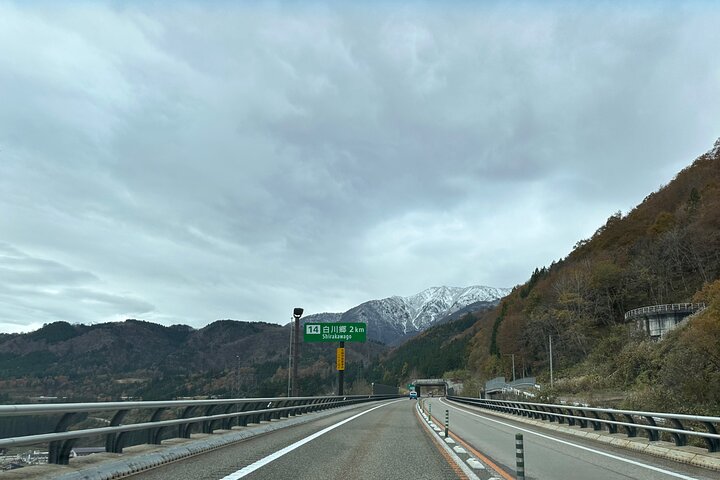 1 Day Private Charter Tour to Shirakawa-go & Takayama