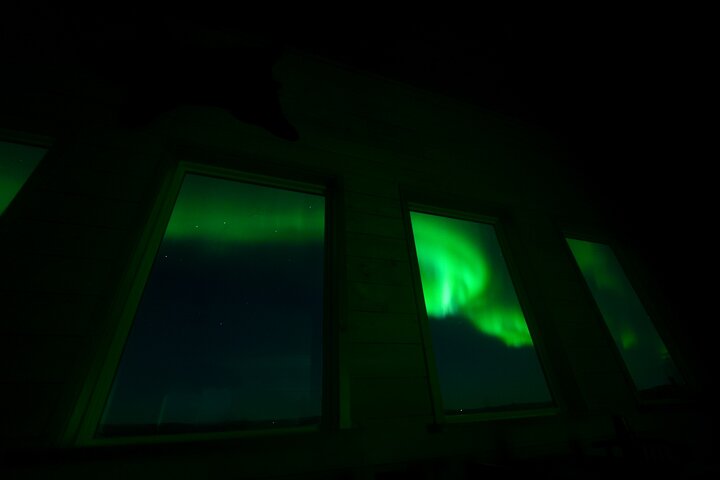 Mountaintop 360° Best Alaskan Cabin with Photography @Aurora Camp