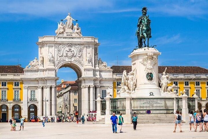 Lisbon to Algarve Private Transfer Up to 4 Stops