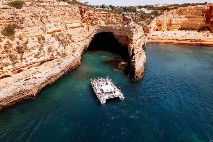 Catamaran Cruise: Caves and Coastline to Benagil