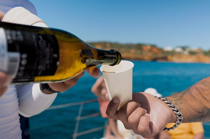 Catamaran Cruise: Caves and Coastline to Benagil