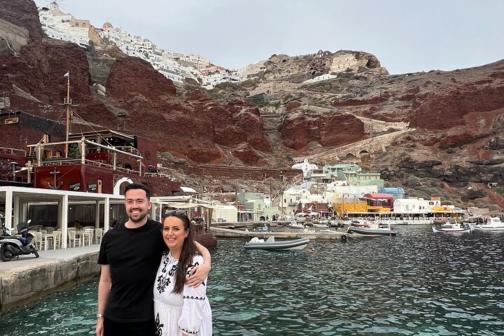Private Tailor-Made Santorini Land Tour with a Local Driver