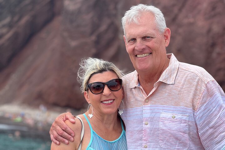 Private Tailor-Made Santorini Land Tour with a Local Driver