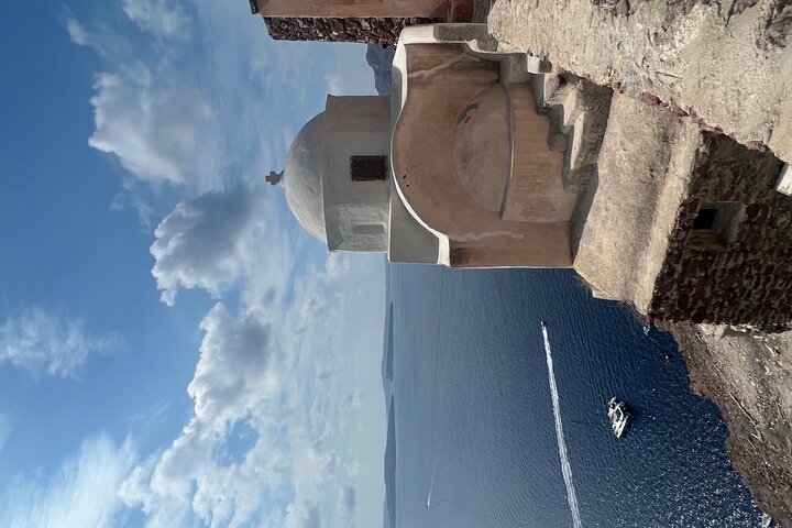 Private Tailor-Made Santorini Land Tour with a Local Driver