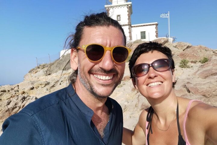 Private Tailor-Made Santorini Land Tour with a Local Driver