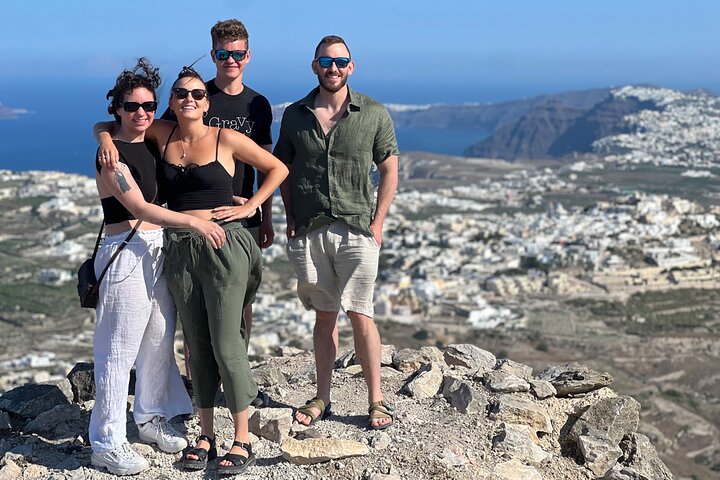 Private Tailor-Made Santorini Land Tour with a Local Driver