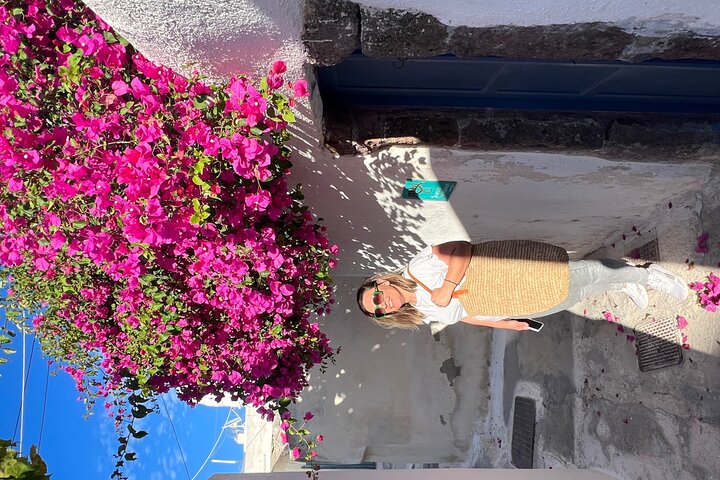 Private Tailor-Made Santorini Land Tour with a Local Driver