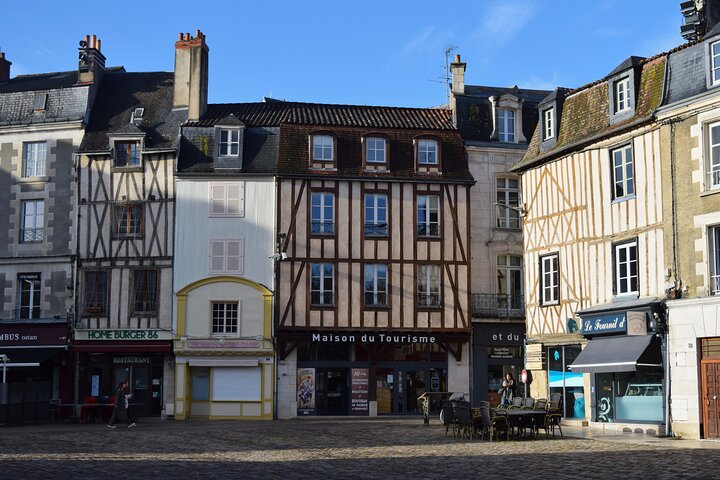 Poitiers: Historic City Center Private Tour