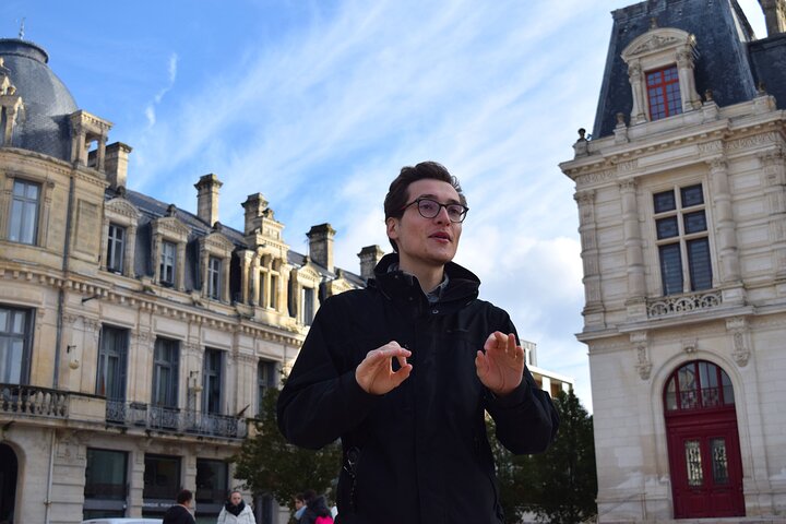Poitiers: Historic City Center Private Tour