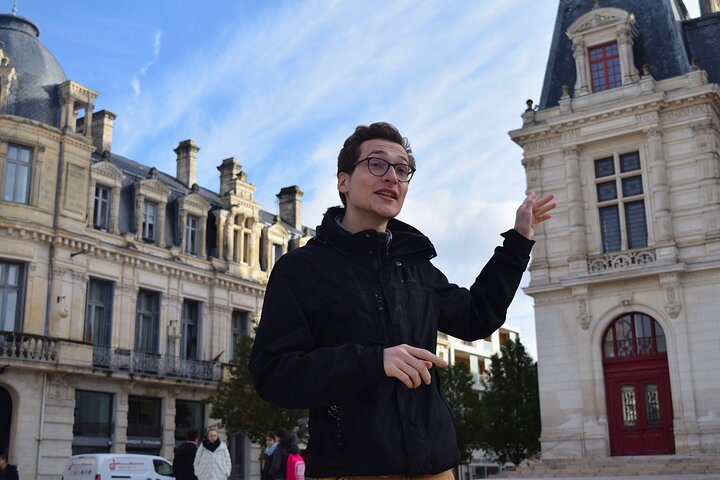Poitiers: Historic City Center Private Tour