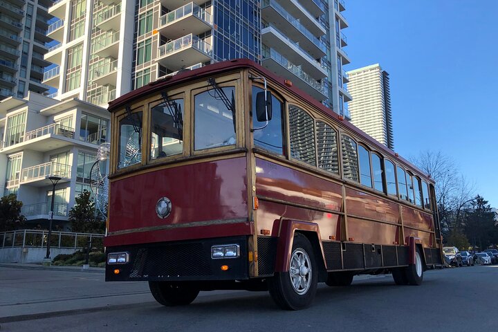 Vancouver Hop On Hop Off Trolley Tour w/ 20 Stops & Live Guide