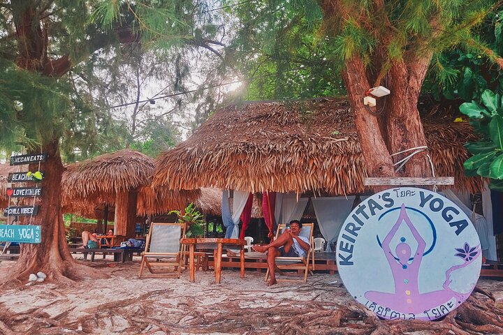 17:00pm Beachfront Seaview yoga class at Keirita’s Yoga Shala