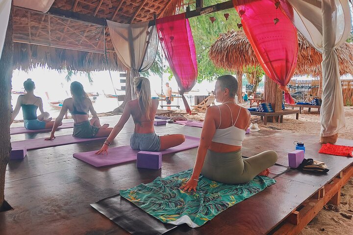 17:00pm Beachfront Seaview yoga class at Keirita’s Yoga Shala