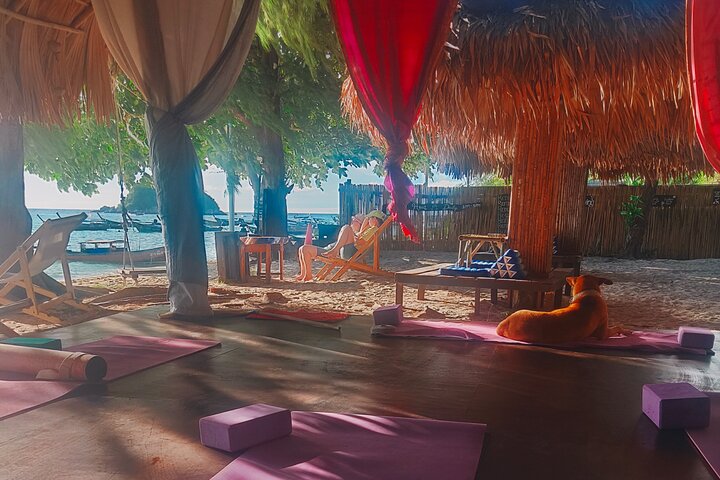 17:00pm Beachfront Seaview yoga class at Keirita’s Yoga Shala