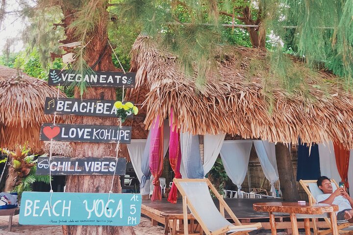 17:00pm Beachfront Seaview yoga class at Keirita’s Yoga Shala