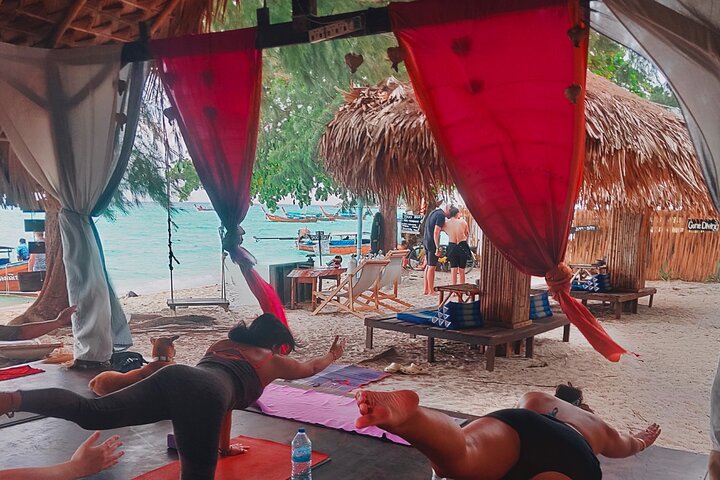 17:00pm Beachfront Seaview yoga class at Keirita’s Yoga Shala