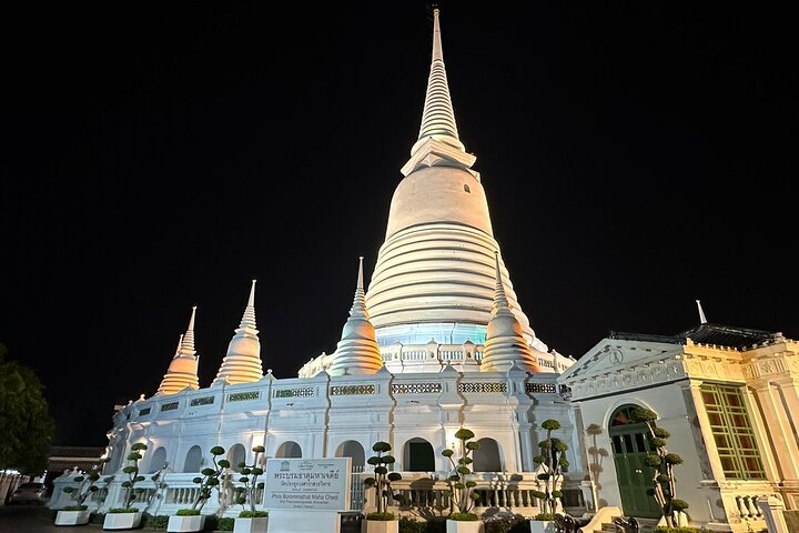 Bangkok by Night: Temples, Markets and Food Tuk-Tuk Tour