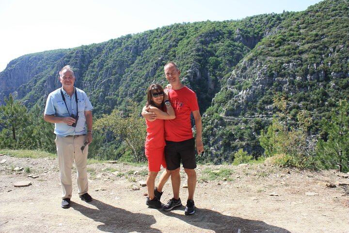 Hiking, swimming and sightseeing tour in Central Zagori area