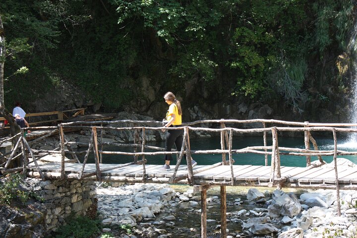 Hiking, swimming and sightseeing tour in Central Zagori area