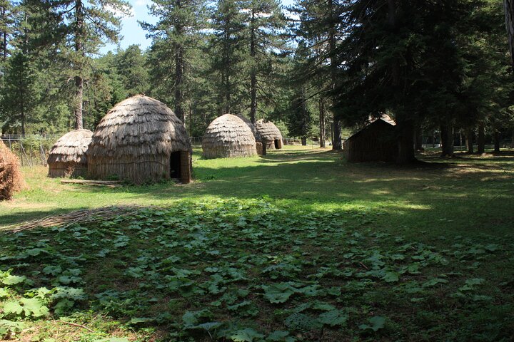 Hiking, swimming and sightseeing tour in Central Zagori area