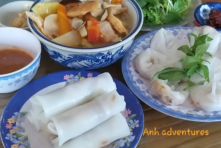 Experience Evening Dalat Food tour