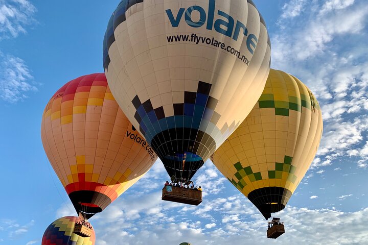 Teotihuacan Hot Air Balloon Flight from Mexico City / Volare