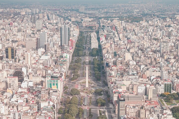 Helitour over the City of Buenos Aires and lunch in the delta