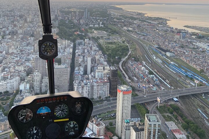 Helitour over the City of Buenos Aires and lunch in the delta
