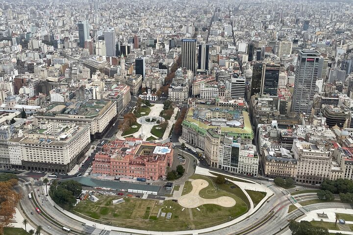 Helitour over the City of Buenos Aires and lunch in the delta