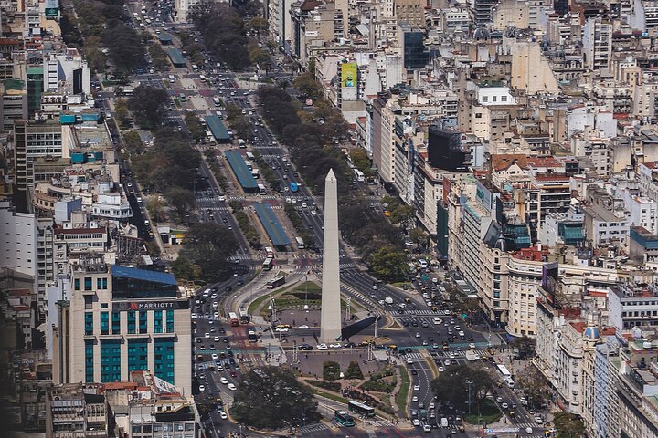 Helitour over the City of Buenos Aires and lunch in the delta