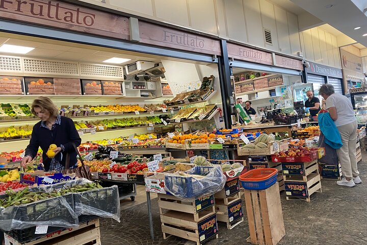 Food and Wine Walking Tour of Pescara with 5 Tastings