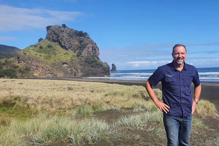 Afternoon Piha Beach and Rainforest Tour from Auckland