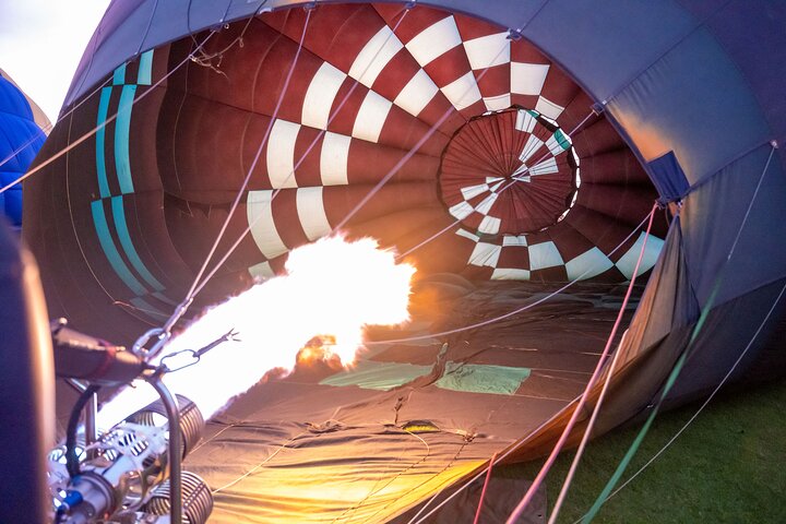 Hot Air Balloon Flights over Melbourne City (optional breakfast)