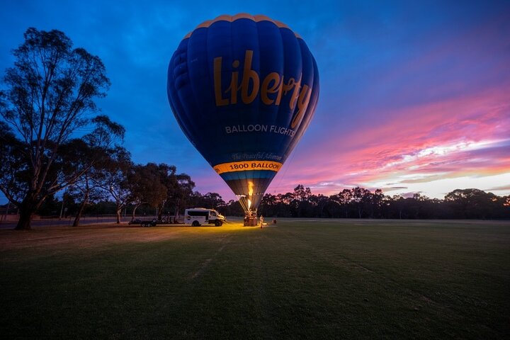 Hot Air Balloon Flights over Melbourne City (optional breakfast)