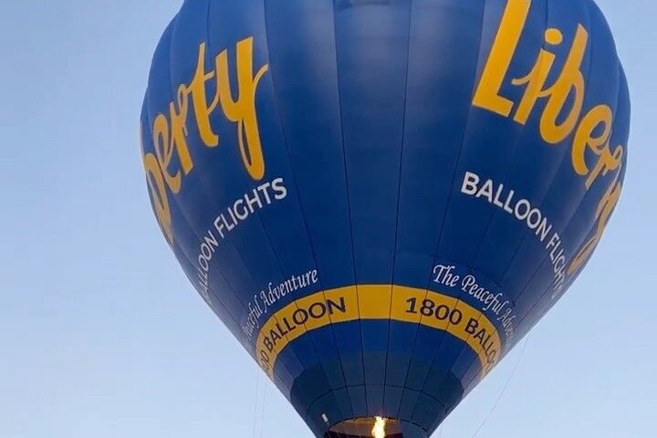 Hot Air Balloon Flights over Melbourne City (optional breakfast)