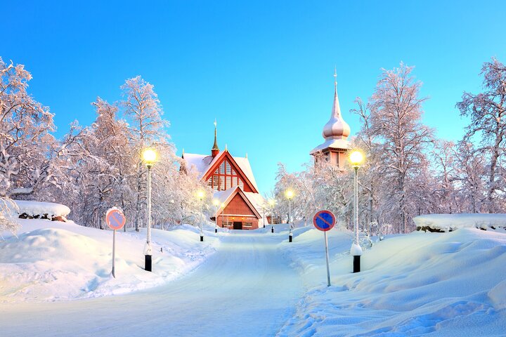 Private Romantic Walking Tour in Kiruna with Historic Church