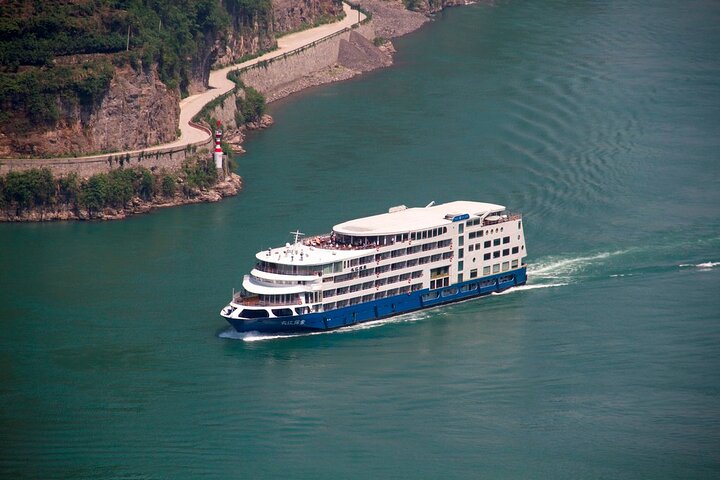 5D4N Yangtze River Cruise:Yichang to Chongqing by Yangzi Explorer
