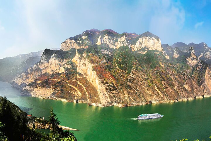 5D4N Yangtze River Cruise:Yichang to Chongqing by Yangzi Explorer