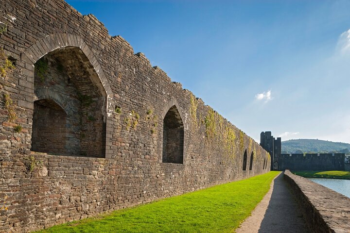 From Cardiff: 3 Amazing Castles, Tintern Abbey & Roman Caerleon